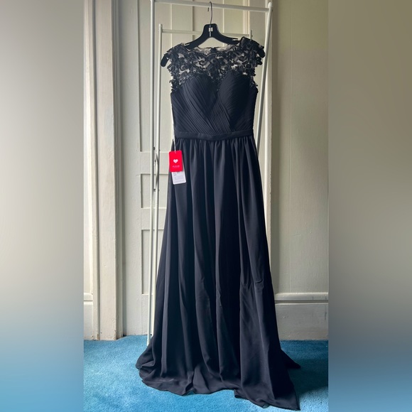 JJs House | Dresses | Jjs House Aline Scoop Illusion Floorlength ...